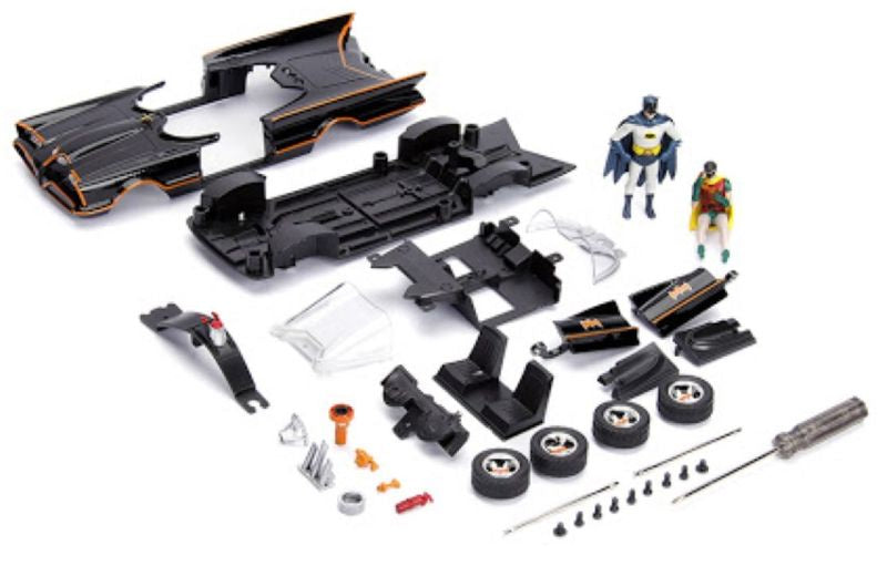 Batman (1966 TV Series) - 1:24 Batmobile With Batman Die Cast Model Kit