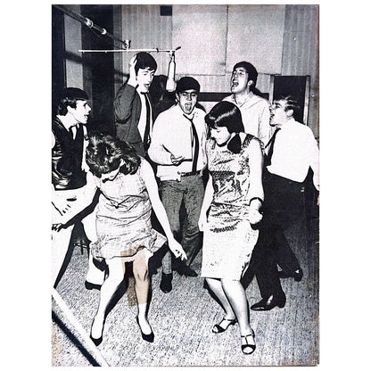 Popular Annual 1964 Sept - Dave Clark 5 Vs Beatles Magazine (Used)
